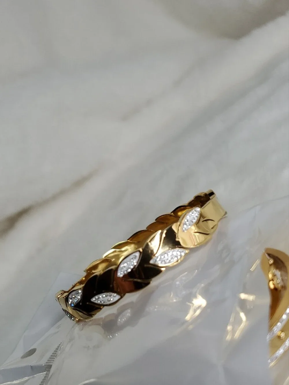 Fashion Jewelry Gold Leaf Crystal Accent Bracelet